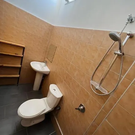 Leon Nocleg ze śniadaniem Saranda