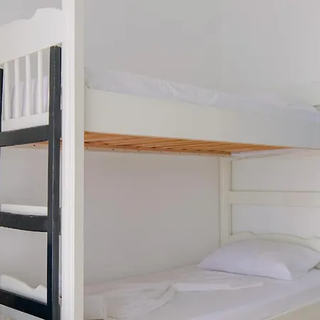Leon Bed and Breakfast 3*