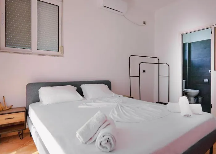 Leon Couette-café 3*