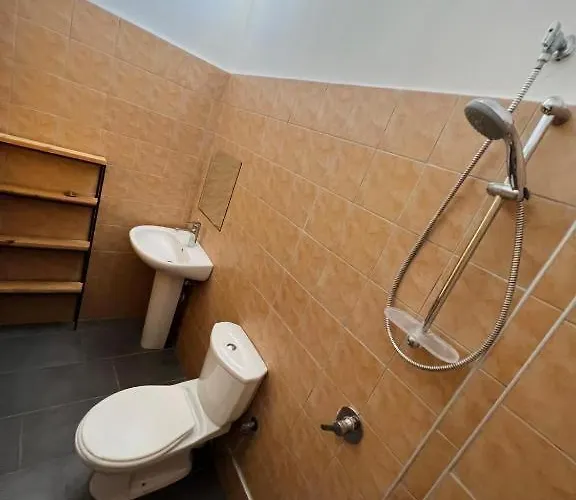 Leon Couette-café Saranda