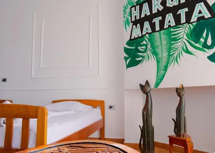 Leon Couette-café Saranda