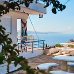 Leon Bed & Breakfast 3*