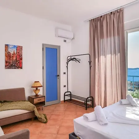 Leon Bed & Breakfast 3*