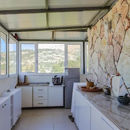 Leon Bed & Breakfast Sarande