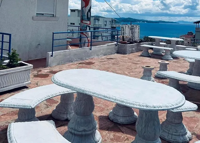 Leon Alojamento de Acomodação e Pequeno-almoço 3*