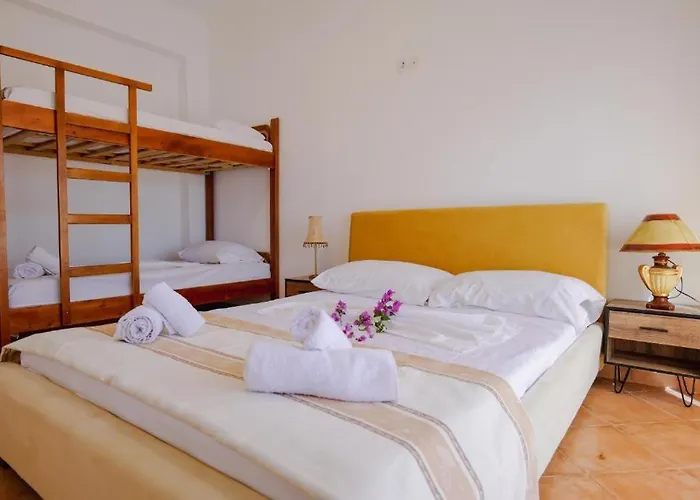 Alojamento de Acomodação e Pequeno-almoço Leon Sarandë