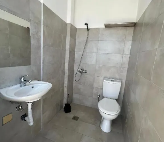 Alojamento de Acomodação e Pequeno-almoço Leon 3*