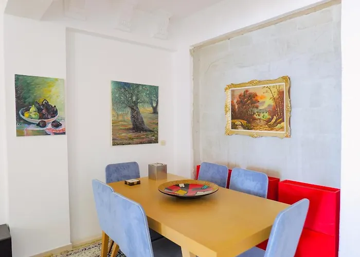 Leon Alojamento de Acomodação e Pequeno-almoço 3*